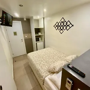 Appartement Nuevas Con Bano Privado Frente Al Metro St Mwc Barcelona-fira, L'Hospitalet de Llobregat